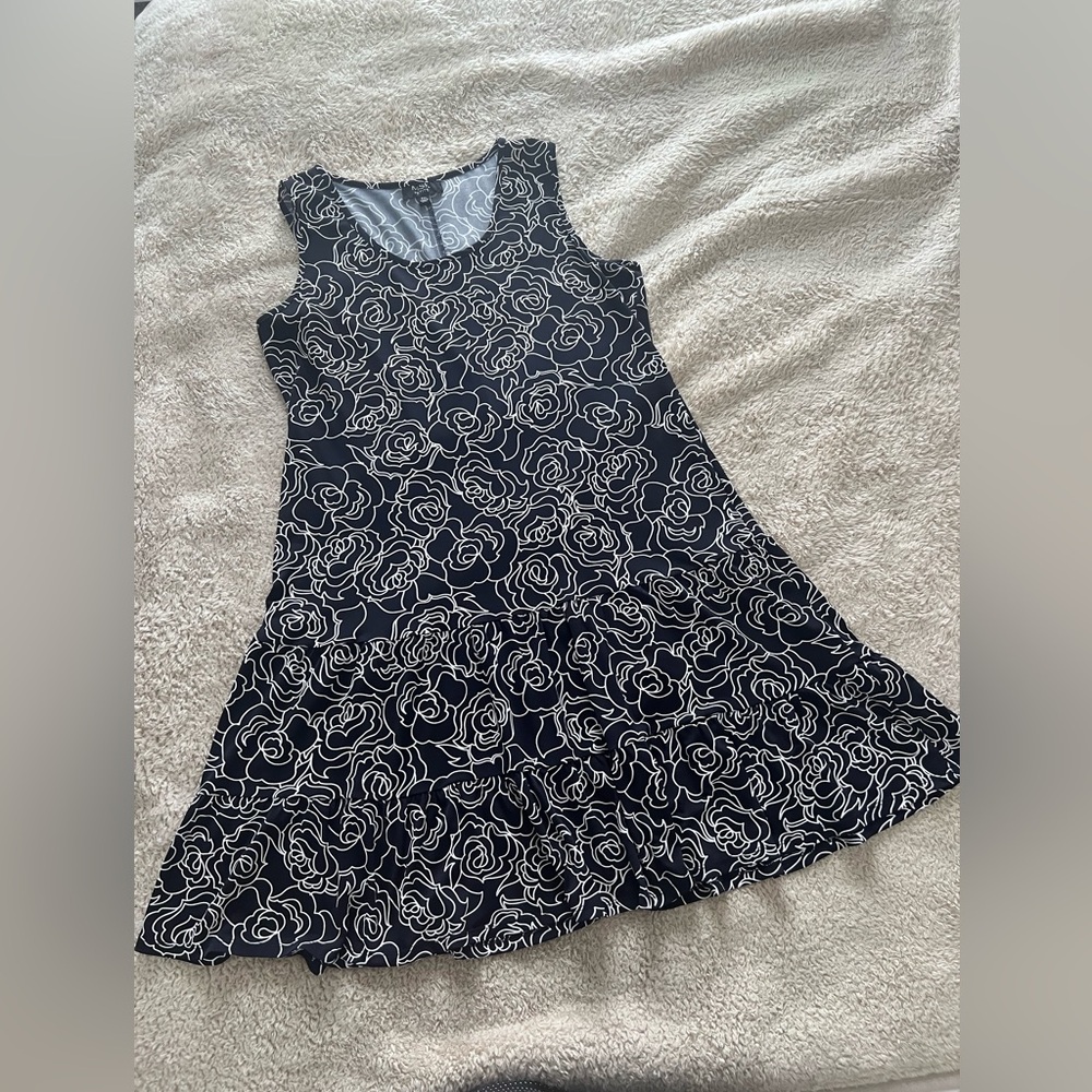 Sleeveless Rose Embossed Ruffled Dress